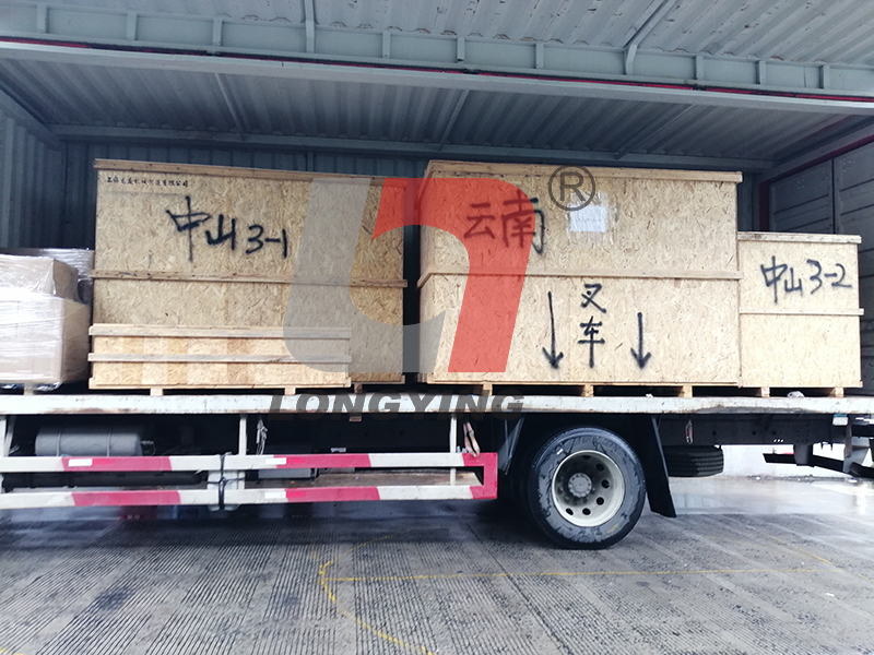 透明膜三維包裝機(jī)發(fā)貨