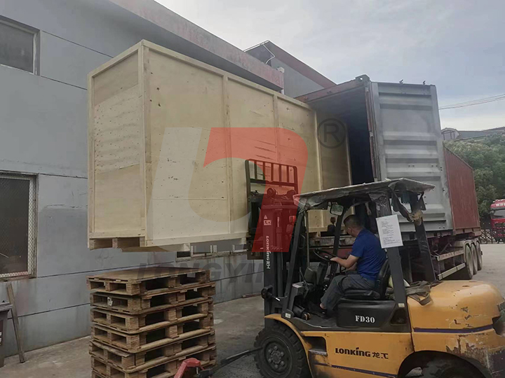 龍應都還全自動灌裝封口機