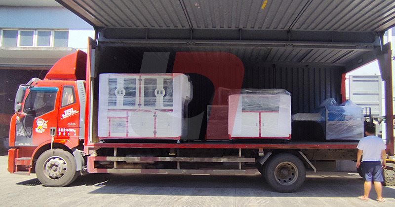 龍應(yīng)面膜生產(chǎn)線（LY-450煙包機(jī)&LY-125自動(dòng)裝盒機(jī)）生產(chǎn)連線