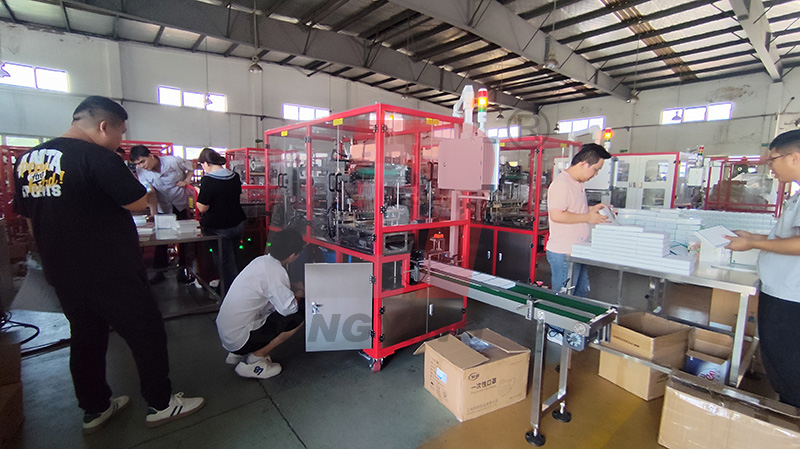 LY-380全自動透明膜三維包裝機