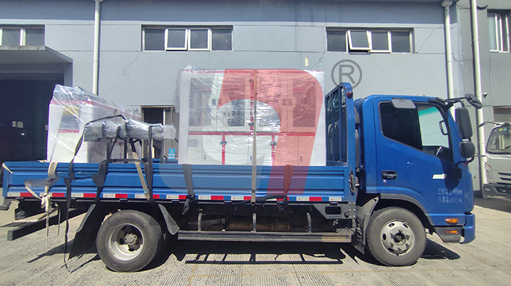 龍應(yīng)LY-450全伺服透明膜三維包裝機(jī)發(fā)貨蘇州