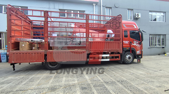 龍應(yīng)果凍全自動灌裝封口機(jī)