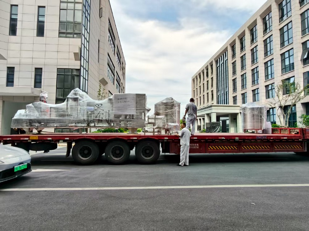 龍應(yīng)六頭早餐粥灌裝封口機發(fā)貨成都